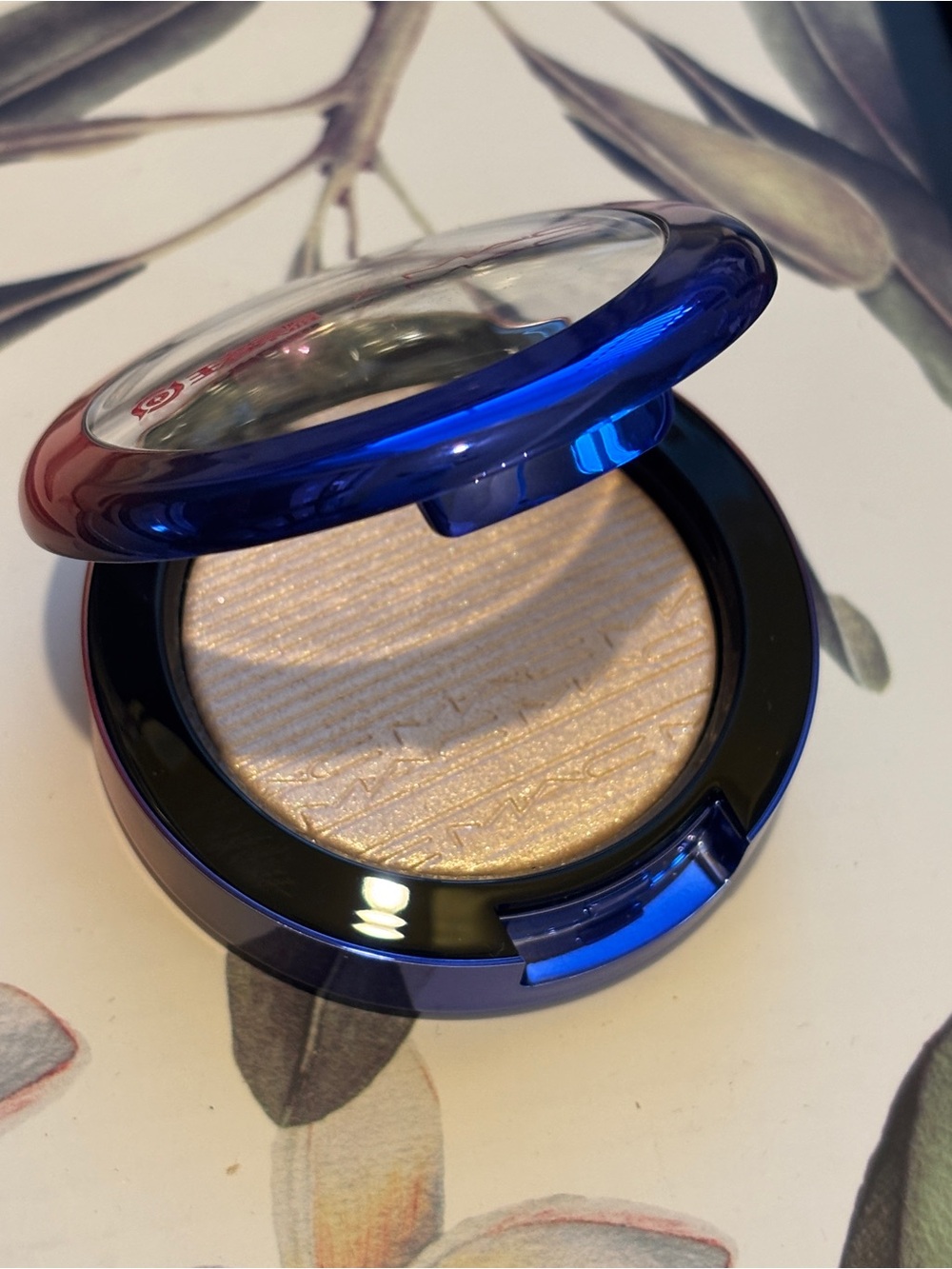 MAC “Double Gleam” Extra Dimension Powder - Picture 3 of 5